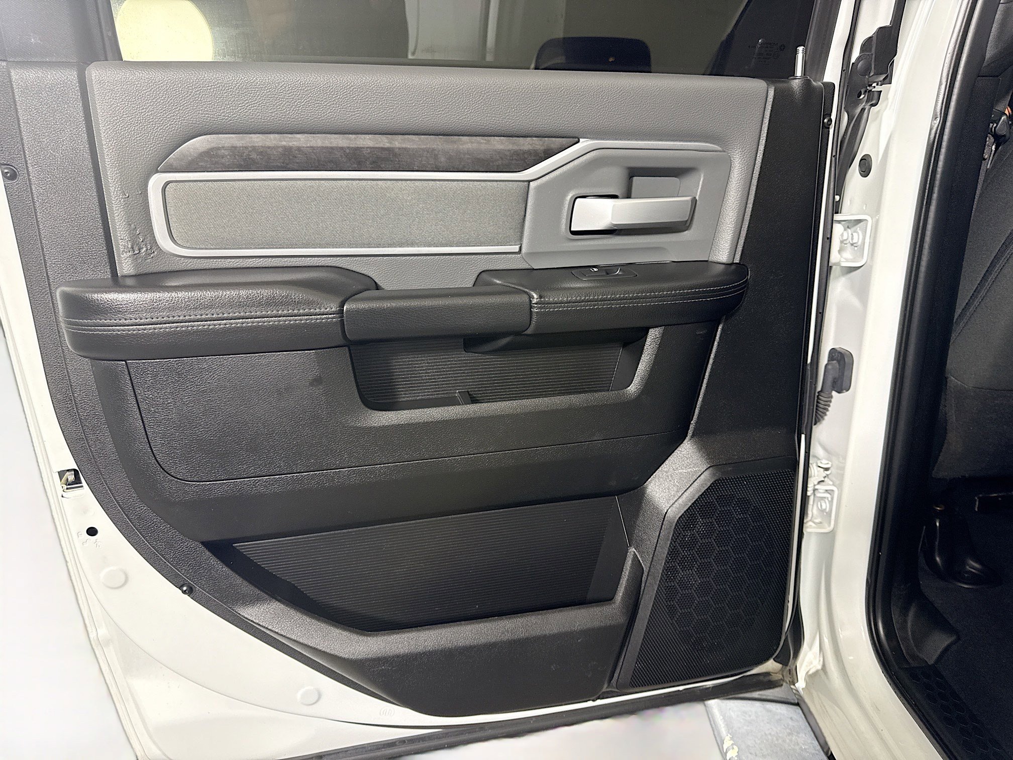 Used 2022 RAM 2500 Big Horn w/ Cold Weather Group image 26