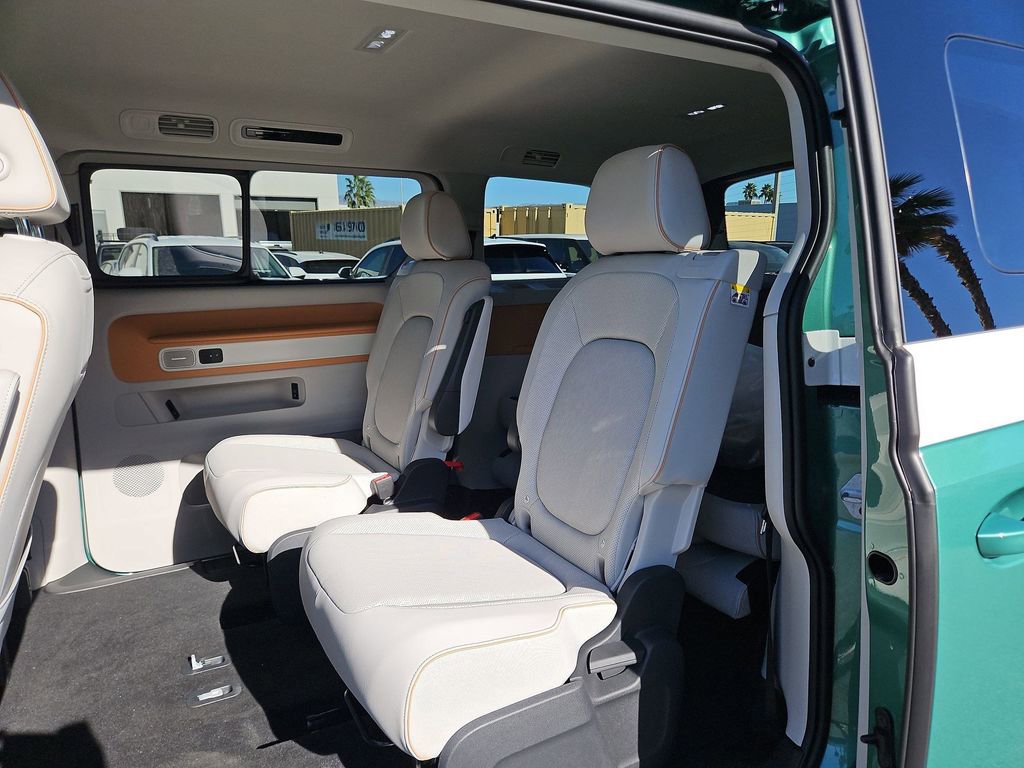 New 2025 Volkswagen ID. Buzz Pro S Plus AWD/4WD image 17