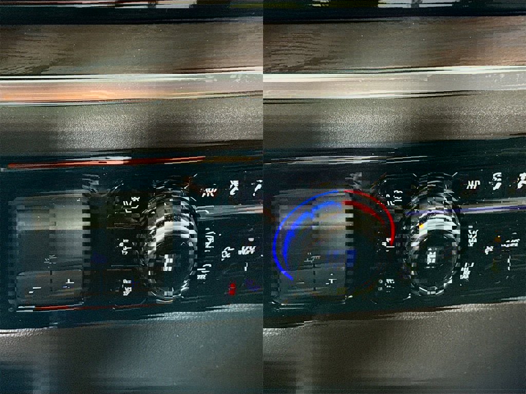 New 2026 GMC Sierra 2500 SLT w/ SLT Premium Package image 16