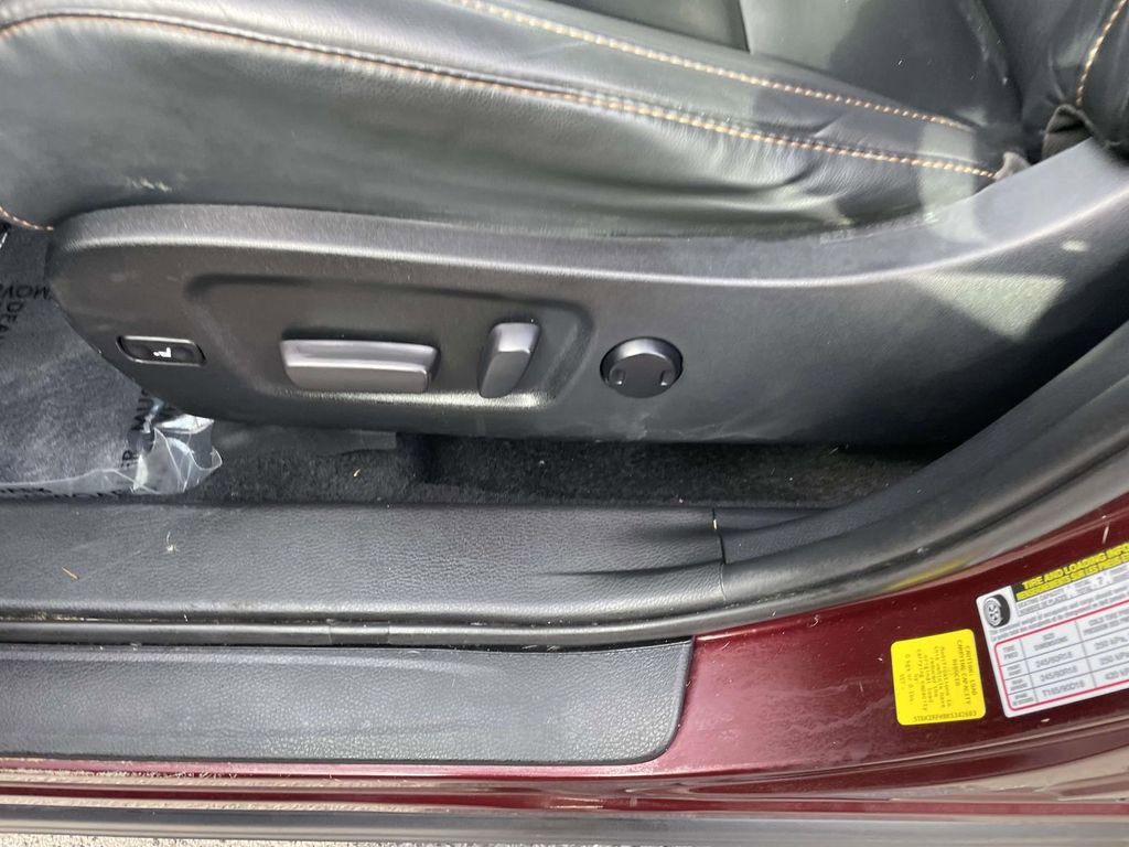 Used 2019 Toyota Highlander XLE image 29