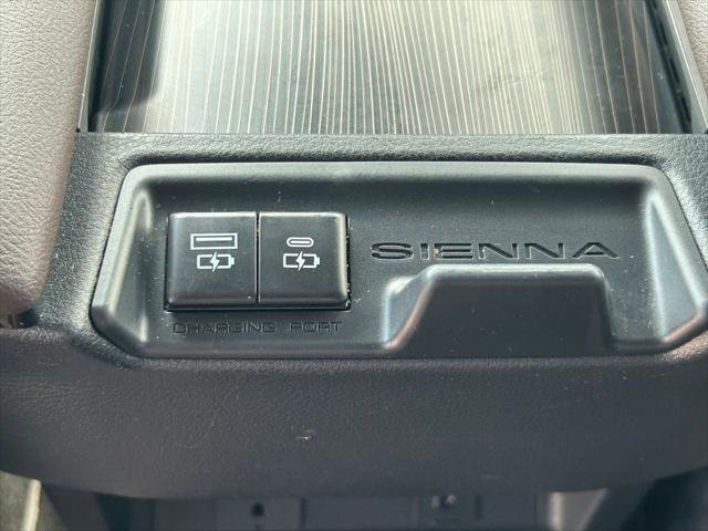 Certified 2024 Toyota Sienna Platinum image 24