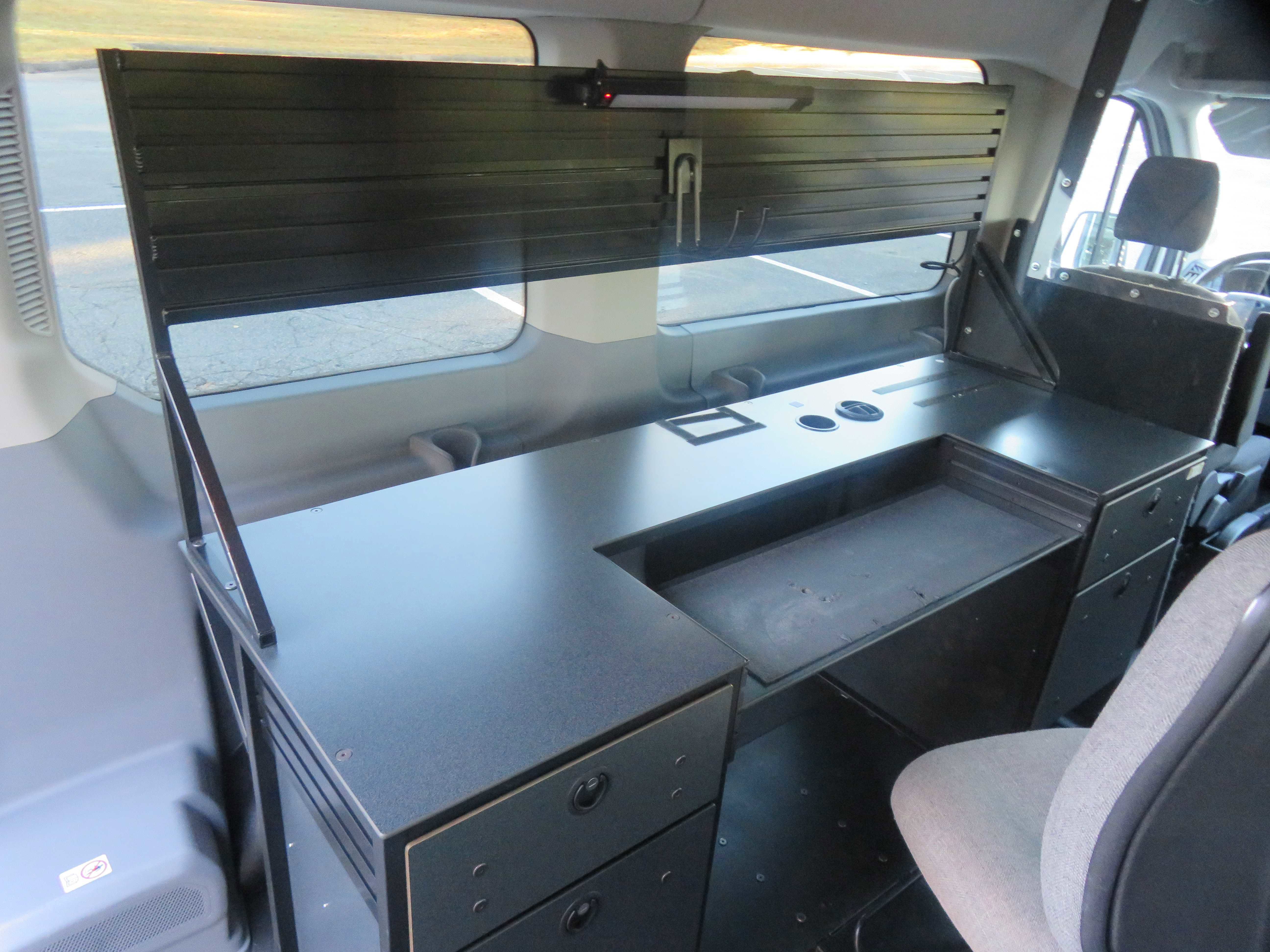 Used 2018 Ford Transit 150 XLT image 23