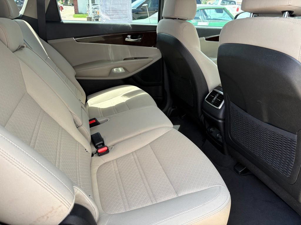 Used 2018 Kia Sorento FWD image 8