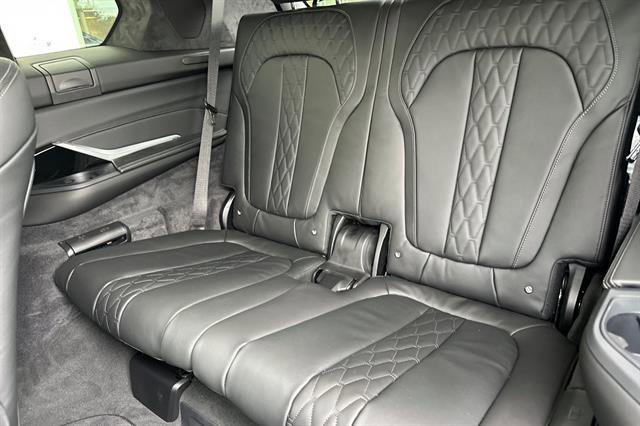 New 2026 BMW X7 xDrive40i w/ Executive Package image 16