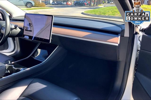 Used 2020 Tesla Model 3 Standard Range Plus image 15