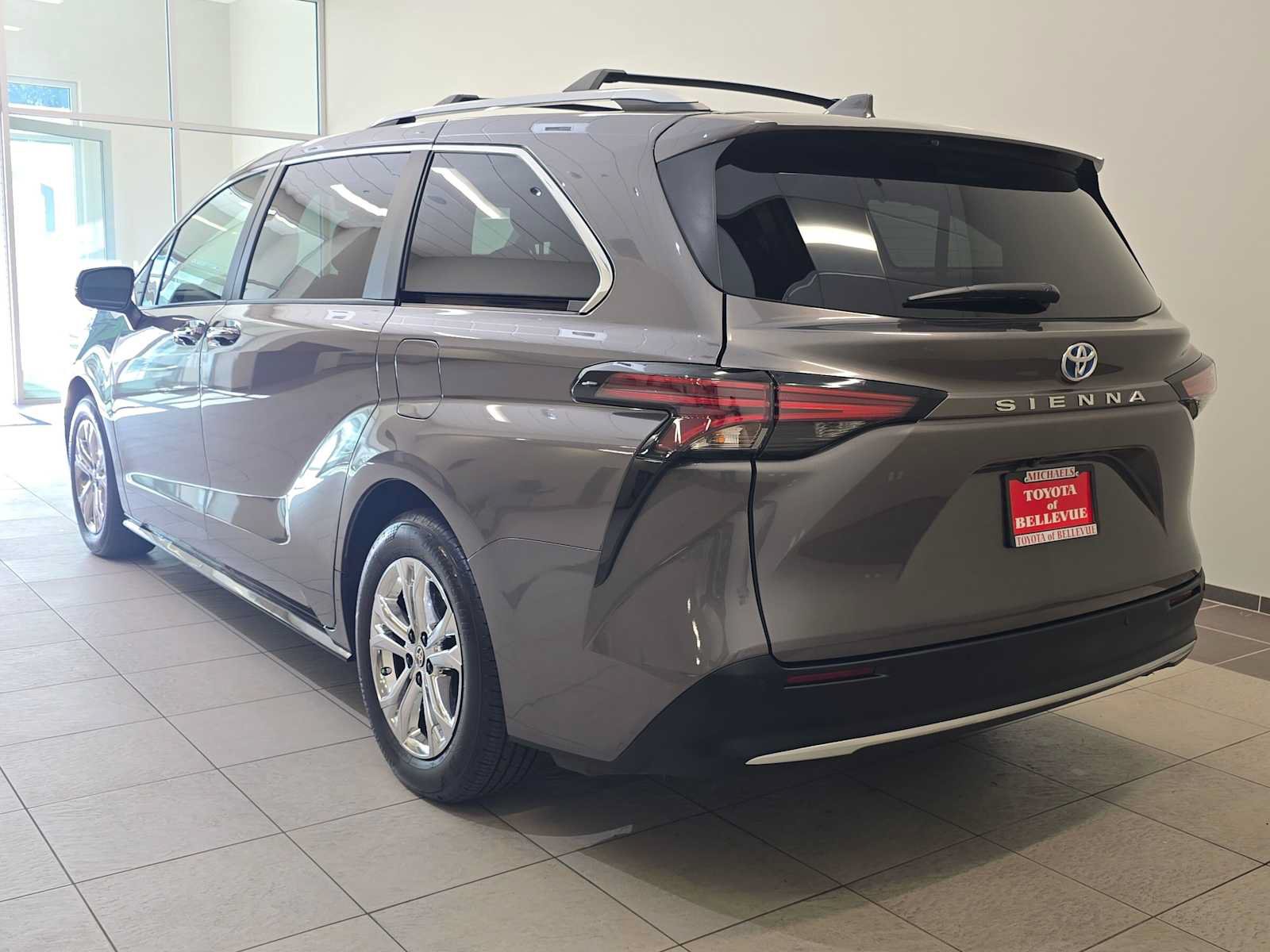 Certified 2024 Toyota Sienna Platinum AWD/4WD image 4