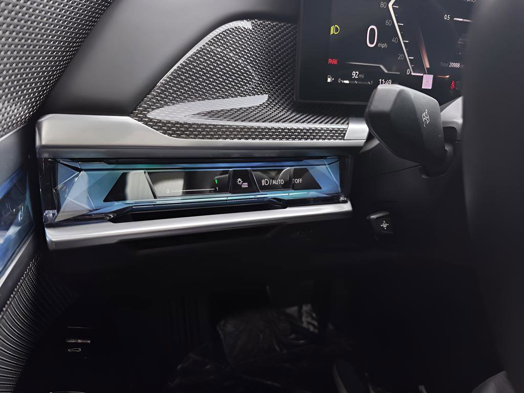 Used 2025 BMW 760i xDrive w/ Executive Package image 20