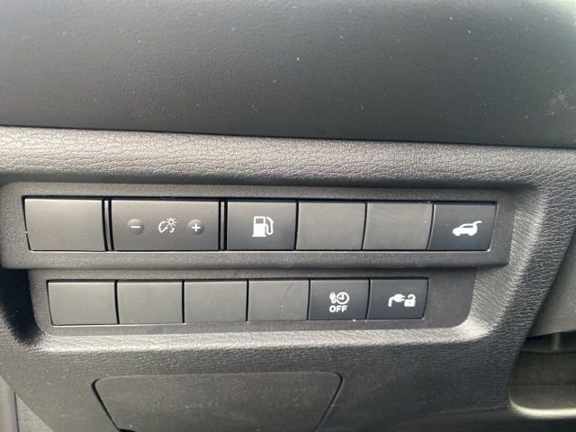 New 2025 Mitsubishi Outlander SE image 19