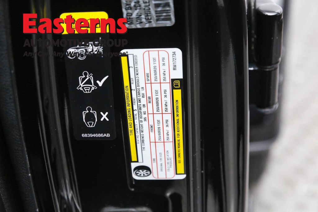 Used 2024 Jeep Wrangler Unlimited AWD/4WD image 38
