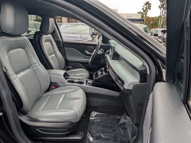 Used 2020 Lincoln Corsair FWD w/ Rear Removable Package Tray image 23