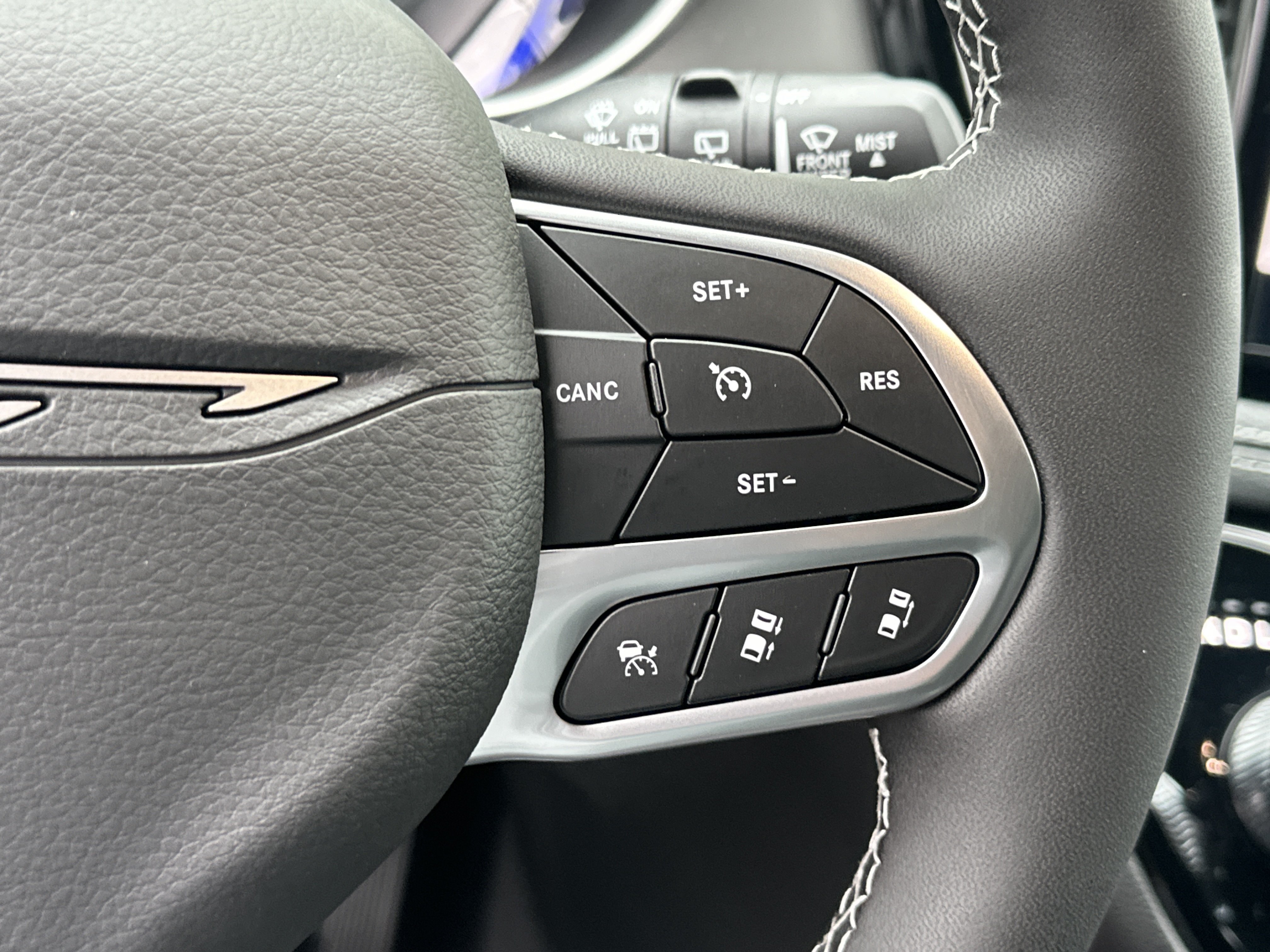 New 2027 Chrysler Pacifica Select FWD image 8