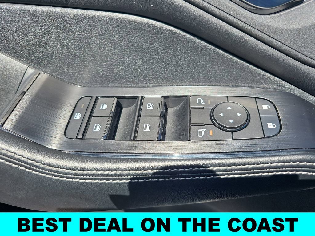 Used 2024 Nissan Rogue SV image 27