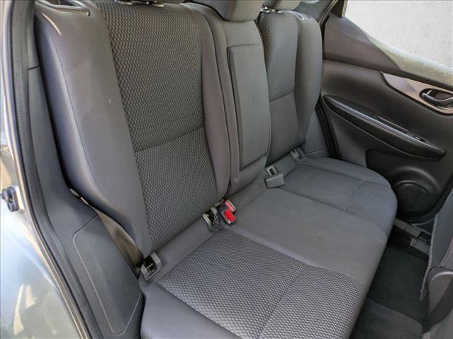 Used 2018 Nissan Rogue Sport S image 16