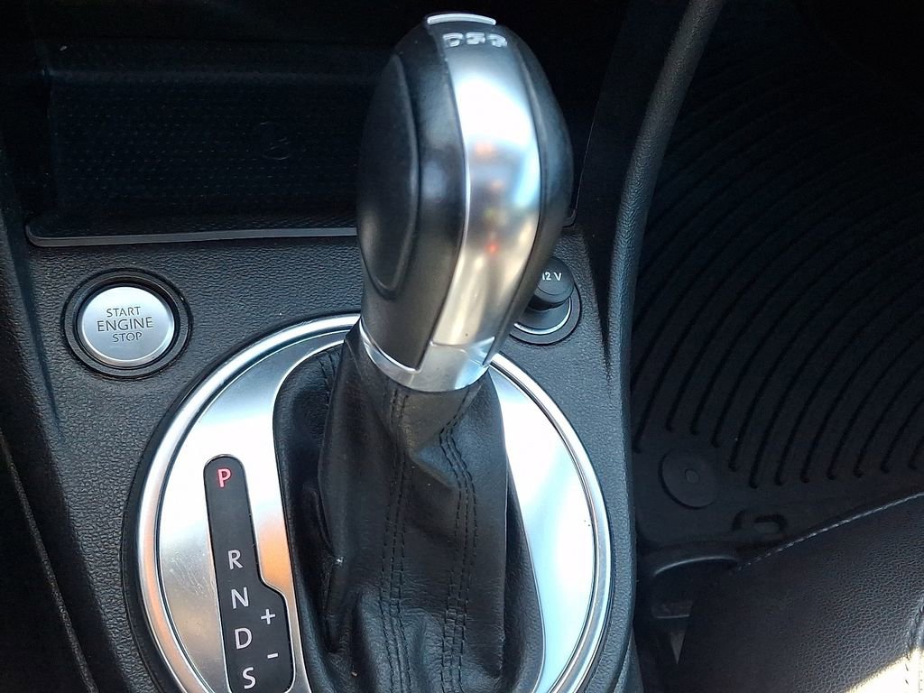 Used 2013 Volkswagen Beetle 2.0T FWD image 14