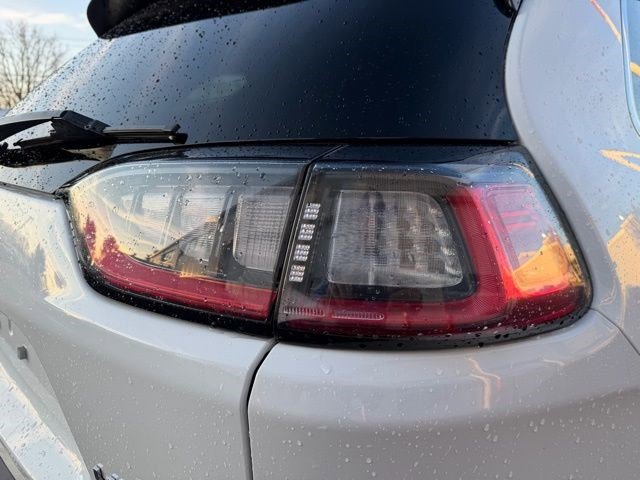 Used 2019 Jeep Cherokee Limited w/ Luxury Group image 6