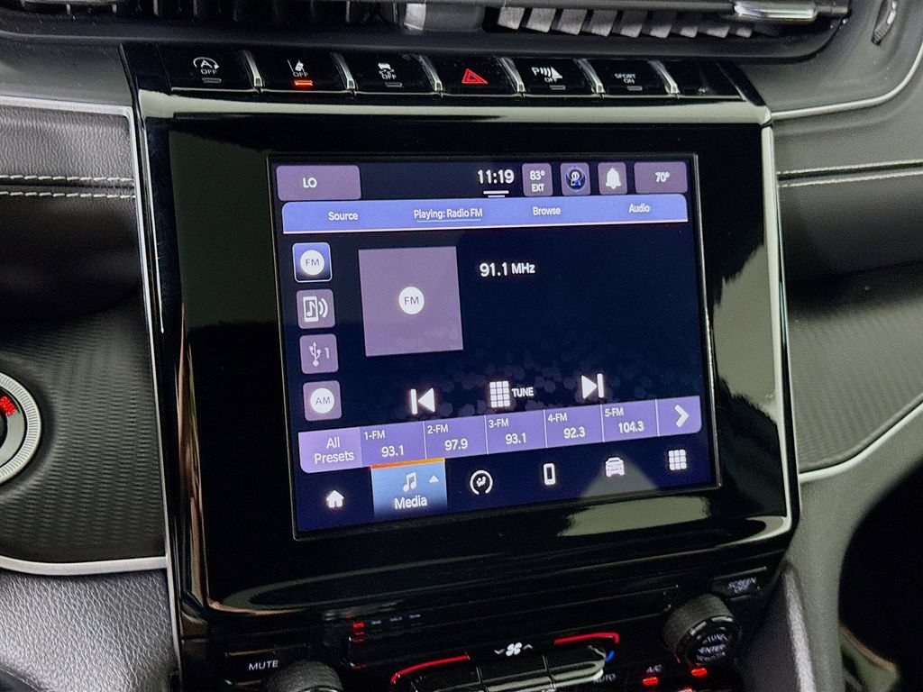 Used 2025 Jeep Grand Cherokee Laredo X AWD/4WD image 7