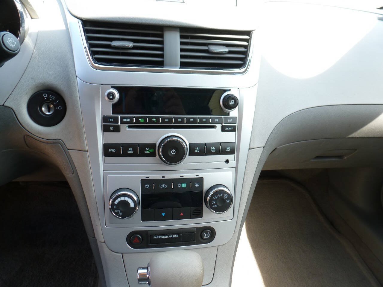 Used 2009 Chevrolet Malibu Hybrid FWD image 13