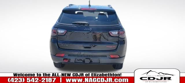 New 2022 Jeep Compass Trailhawk w/ Trailhawk Elite Group image 5