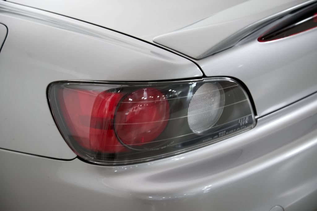 Used 2000 Honda S2000 image 13