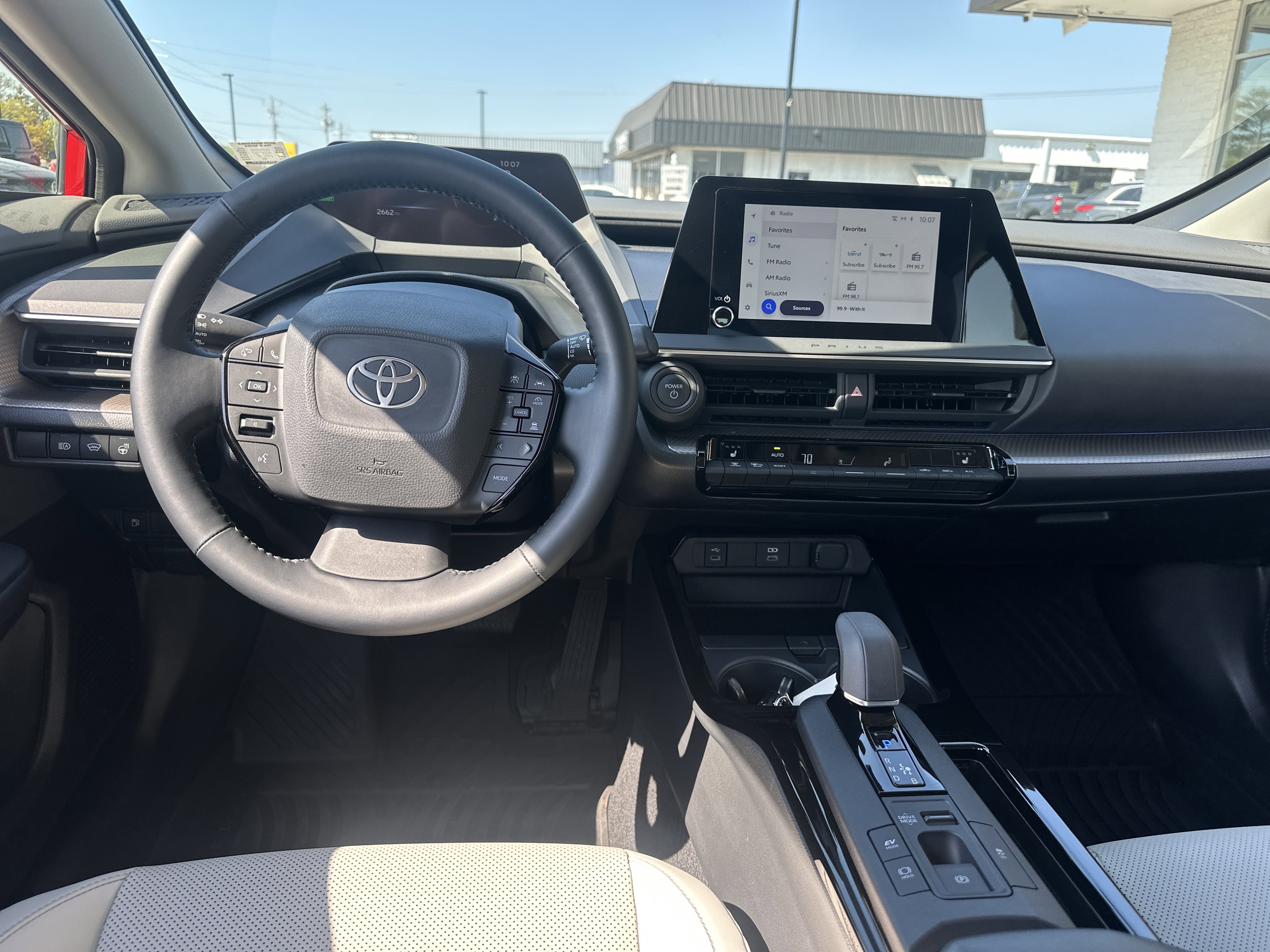 Used 2025 Toyota Prius XLE image 15