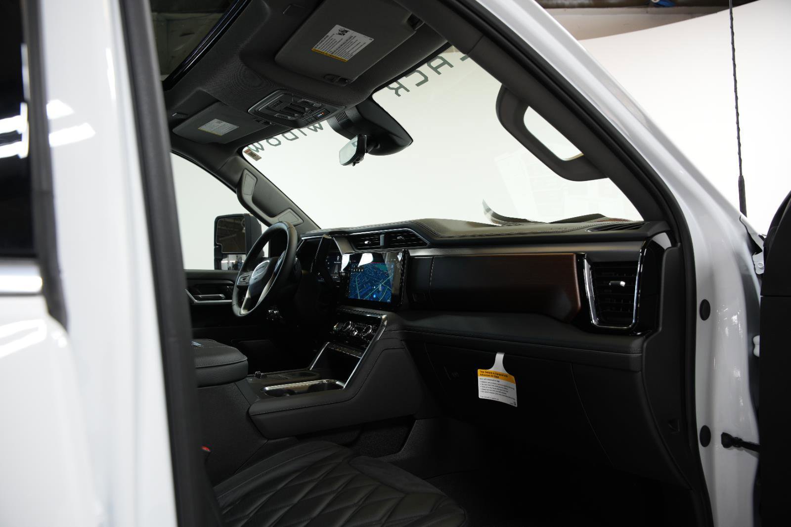 New 2025 GMC Sierra 2500 Denali w/ Denali Reserve Package image 19