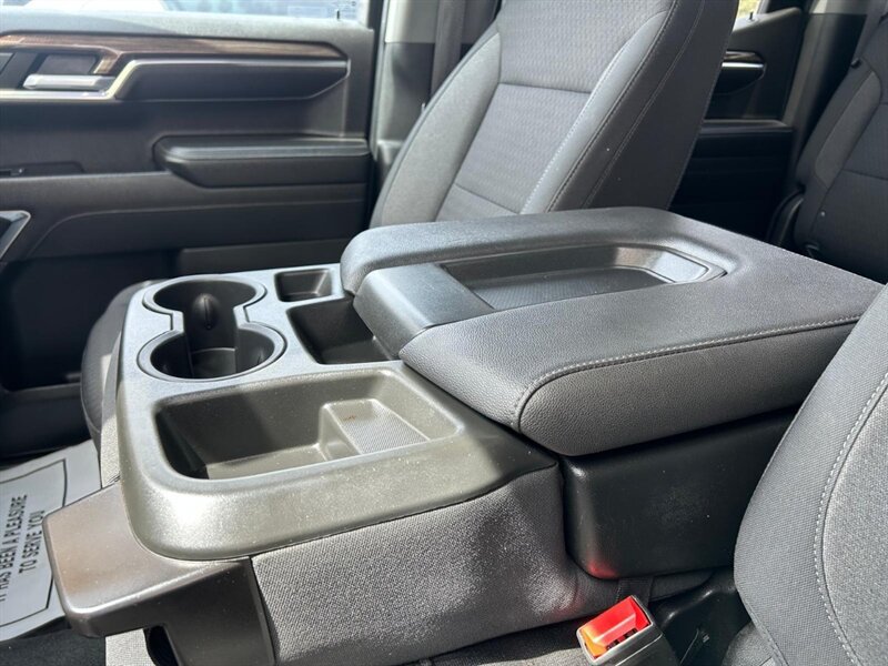 Used 2022 Chevrolet Silverado 1500 LT AWD/4WD image 27