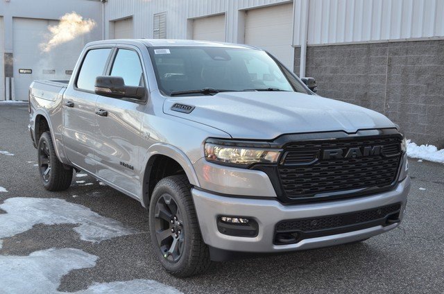 New 2026 RAM 1500 4x4 Crew Cab image 2