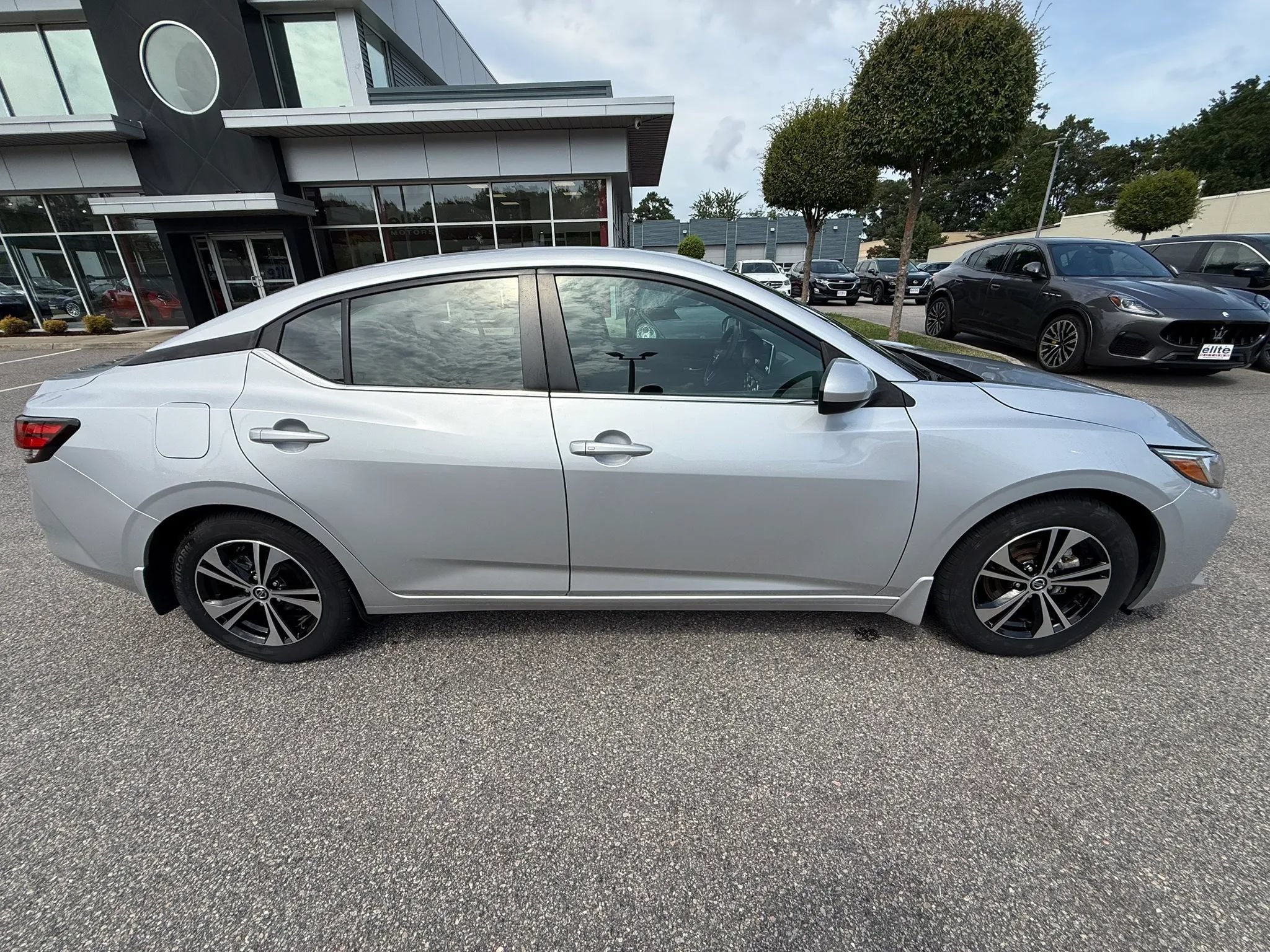 Used 2023 Nissan Sentra SV w/ All-Weather Package FWD image 8