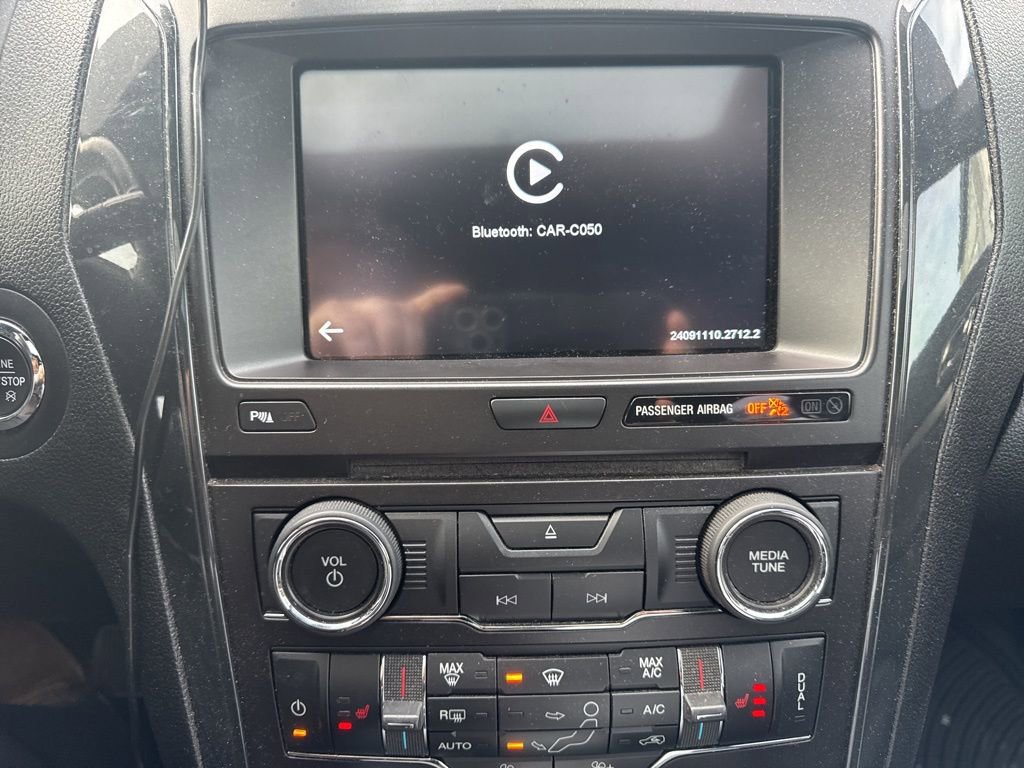 Used 2018 Ford Explorer XLT w/ Equipment Group 202A image 12