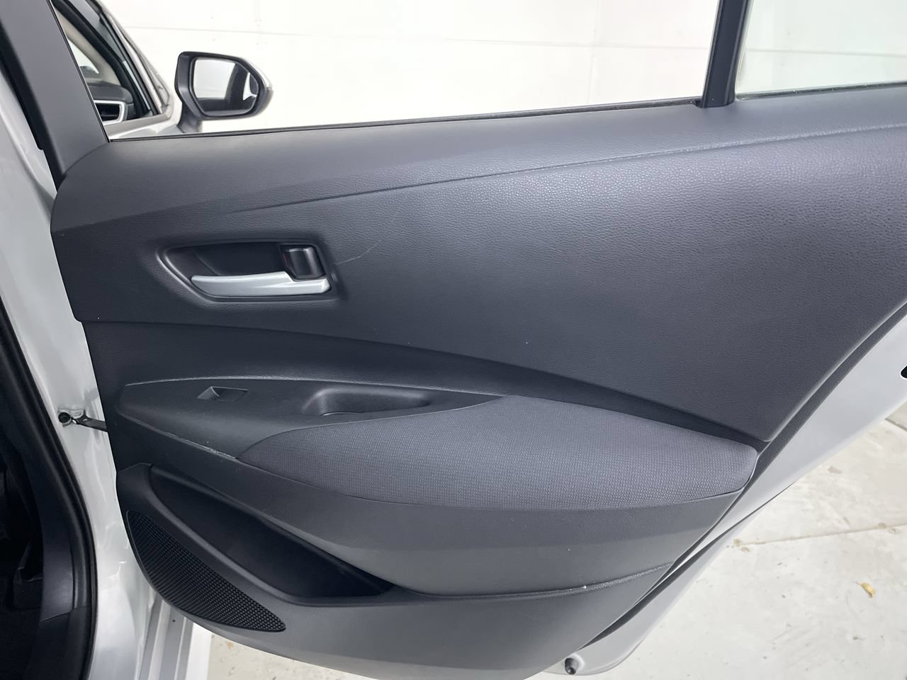Used 2020 Toyota Corolla LE FWD image 21