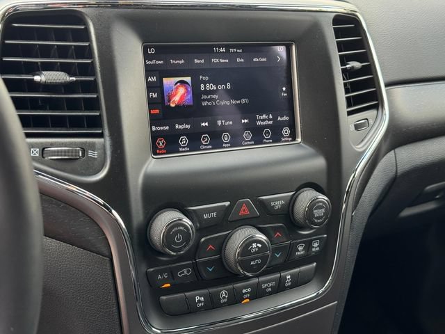 Used 2018 Jeep Grand Cherokee Laredo AWD/4WD image 16
