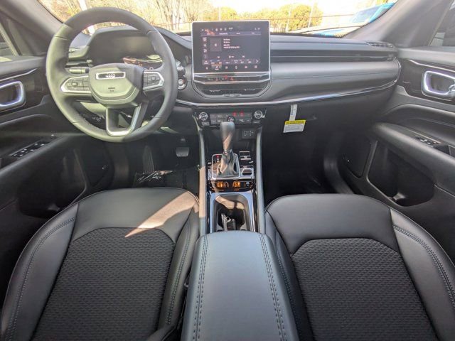 New 2026 Jeep Compass Latitude w/ Sun and Sound Group image 13