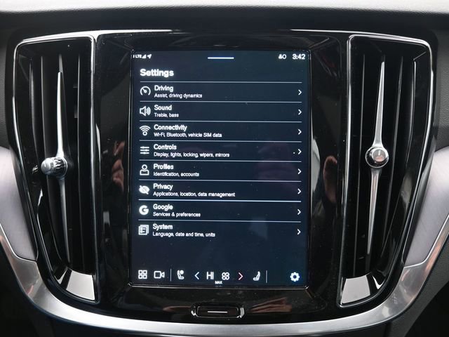 Used 2025 Volvo S60 B5 Core image 14