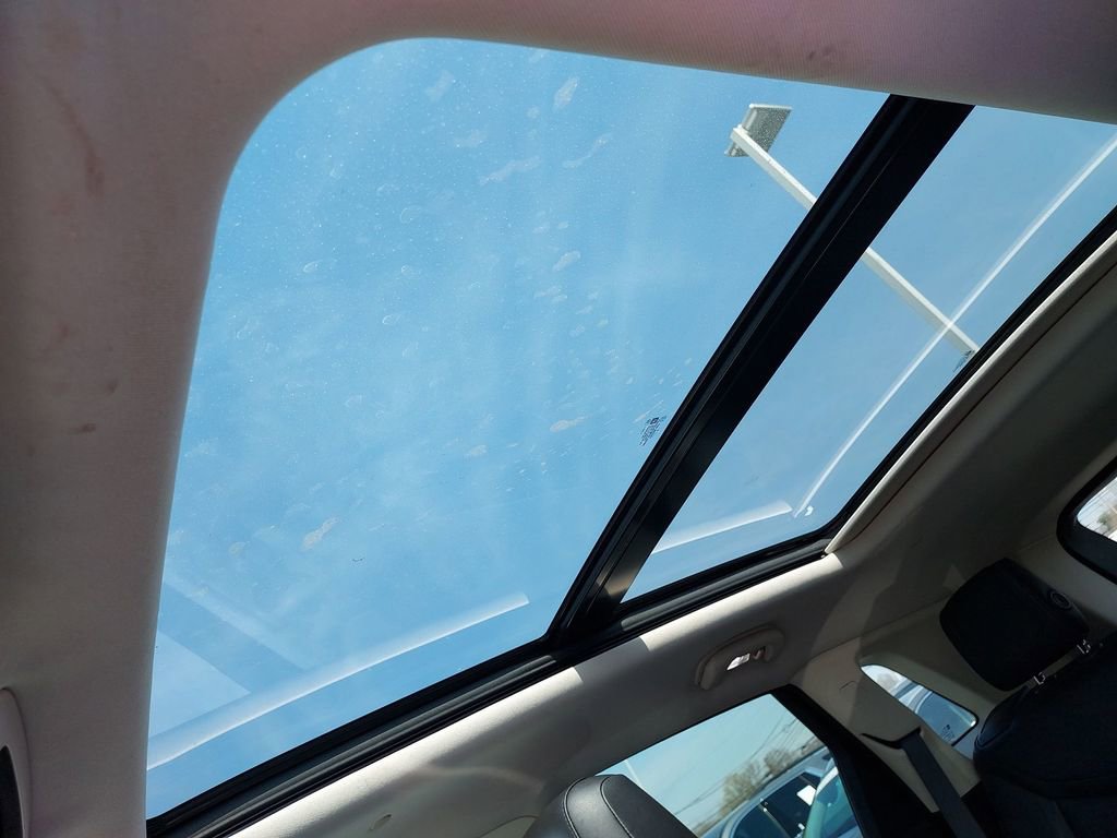 Used 2017 Cadillac XT5 Luxury w/ Driver Awareness Package image 28