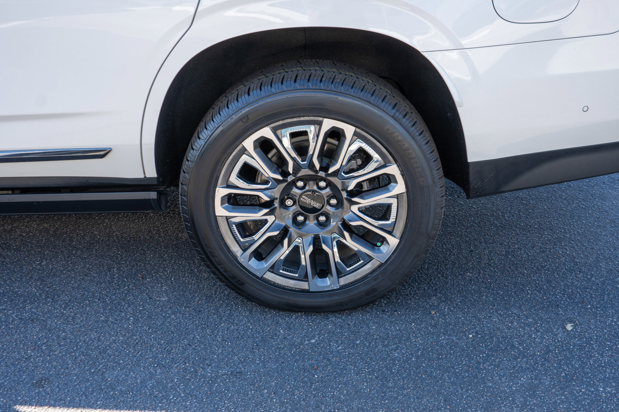 Used 2023 GMC Yukon Denali Ultimate image 9