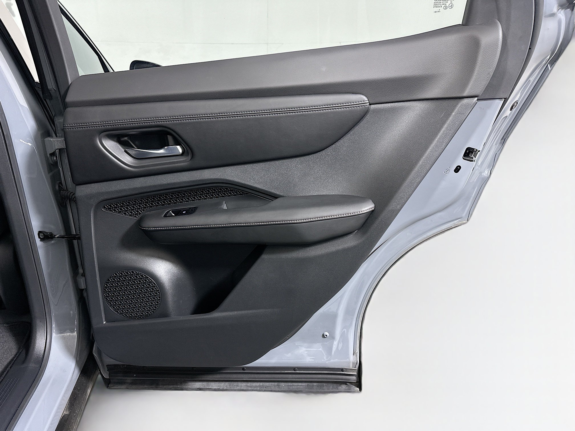 Used 2023 Nissan Ariya FWD image 31