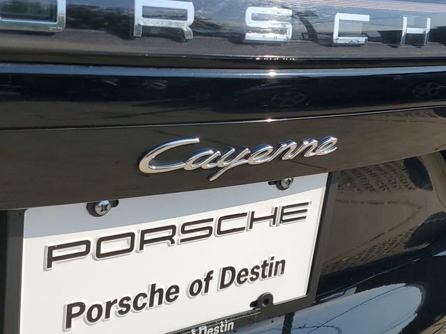 Used 2022 Porsche Cayenne Platinum Edition image 39