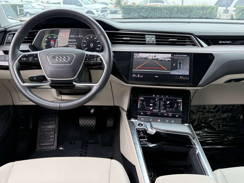 Used 2022 Audi e-tron Premium image 32