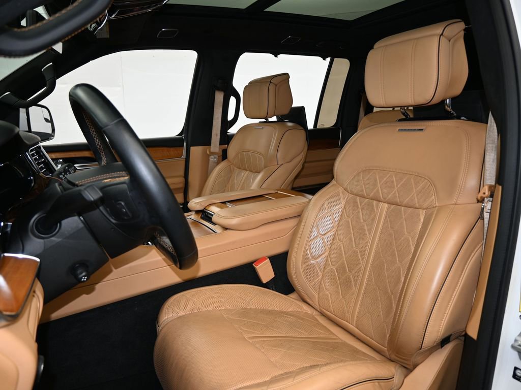 Used 2022 Jeep Grand Wagoneer Series III w/ Rear Seat Video Group 1 image 13