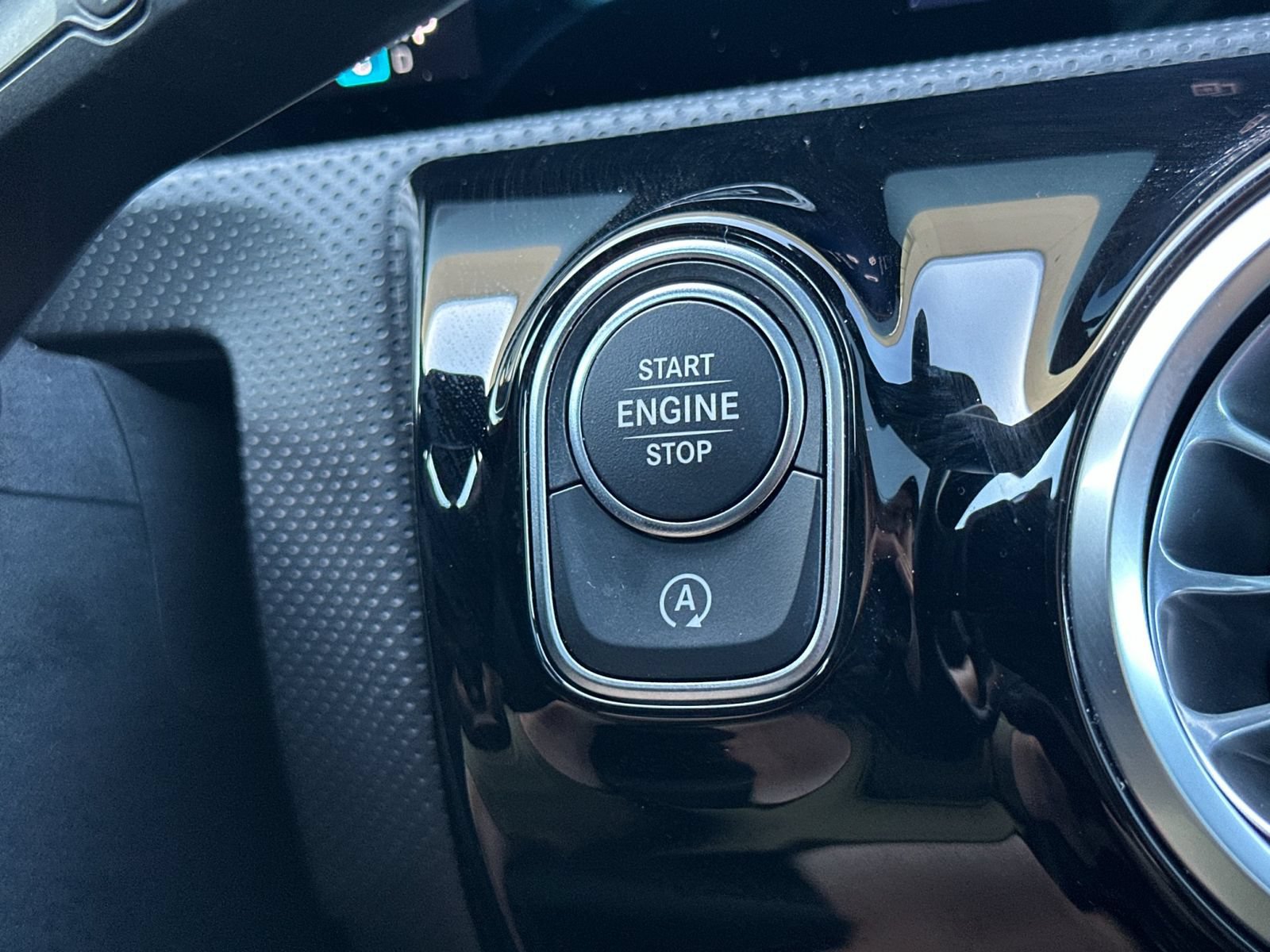 Certified 2026 Mercedes-Benz CLA 250 4MATIC image 25