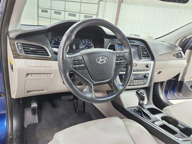 Used 2016 Hyundai Sonata Limited w/ Option Group 04 image 17