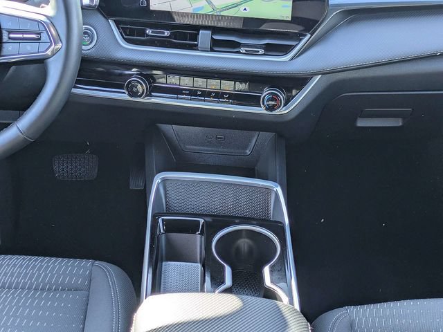 Used 2025 Chevrolet Equinox LT FWD image 18