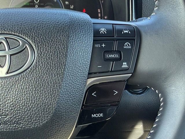 Used 2025 Toyota Camry SE image 14