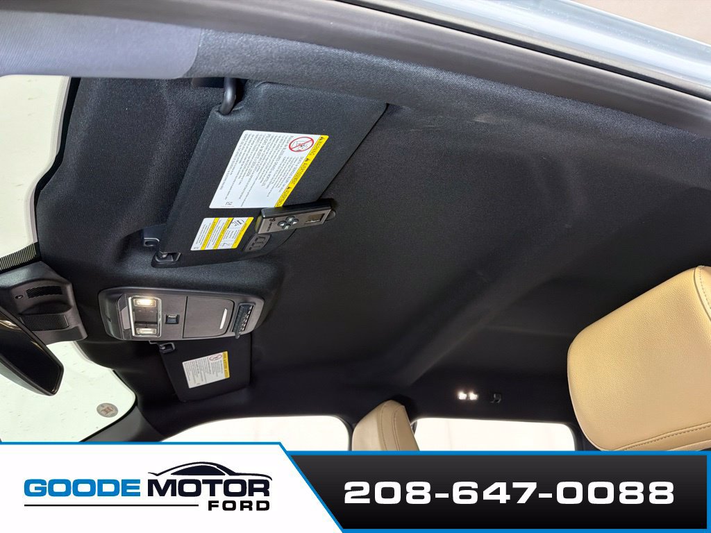 Used 2025 Ford F350 Lariat w/ Chrome Package AWD/4WD image 19