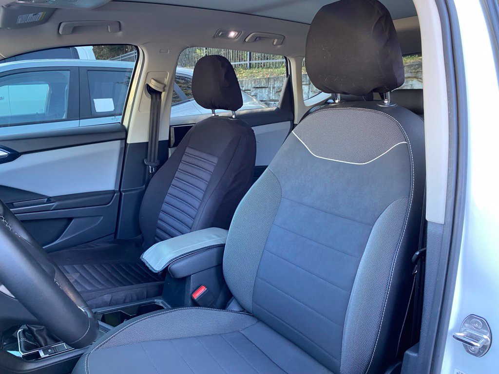 Used 2023 Volkswagen Taos SE w/ Panoramic Sunroof Package FWD image 10
