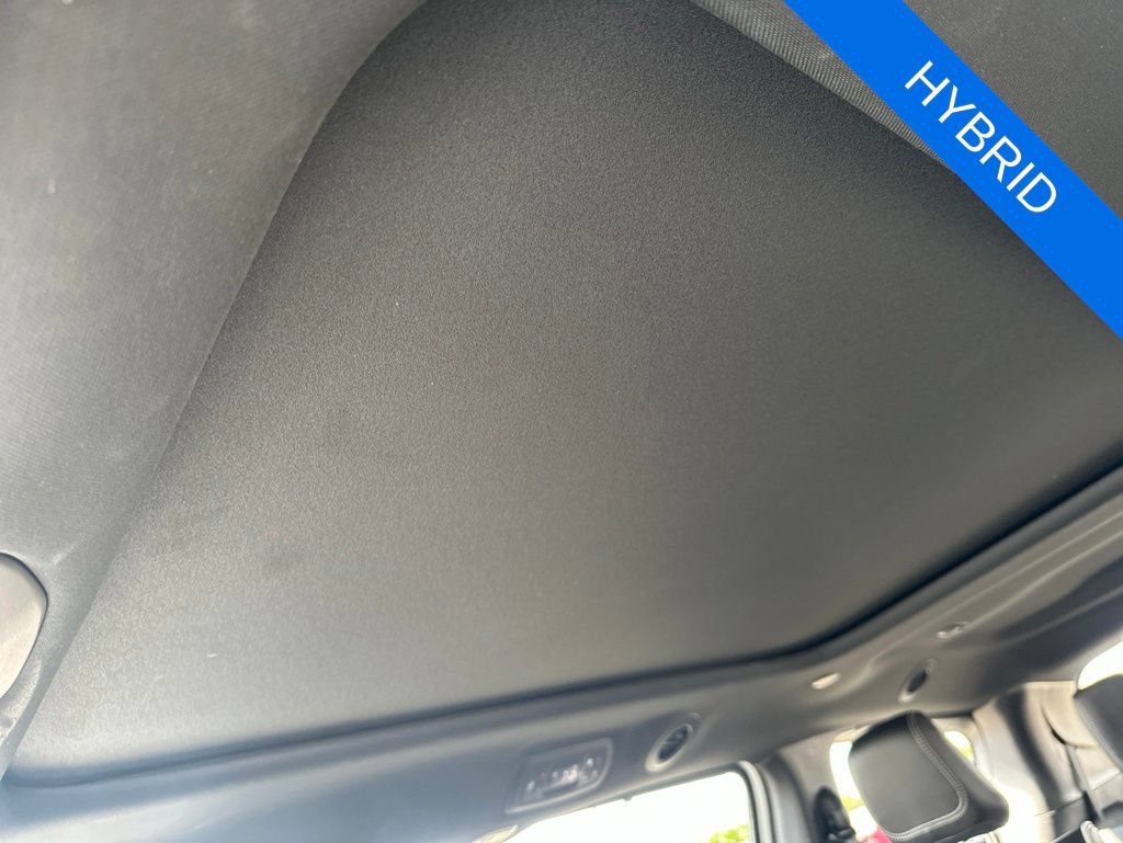 Used 2024 Chrysler Pacifica Premium FWD image 24