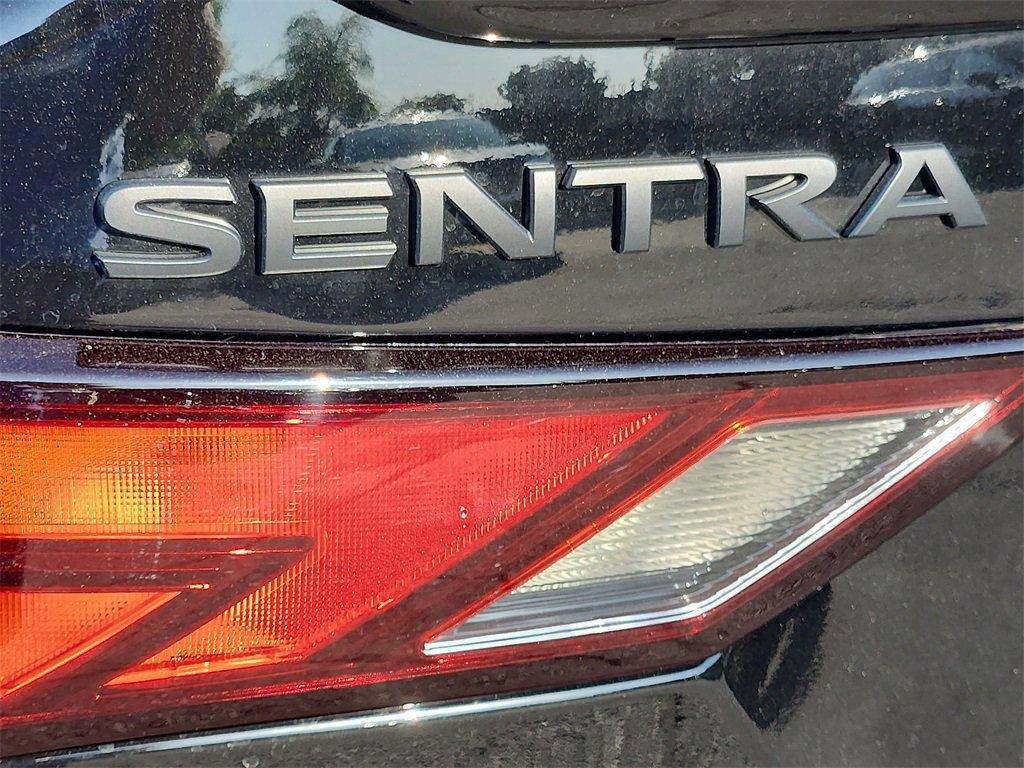 New 2025 Nissan Sentra SR w/ Midnight Edition FWD image 4