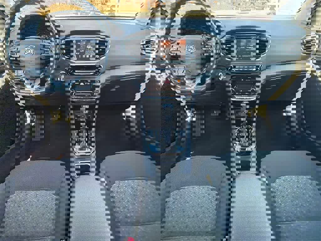 Used 2017 Hyundai Ioniq SEL w/ Tech Package 02 image 18