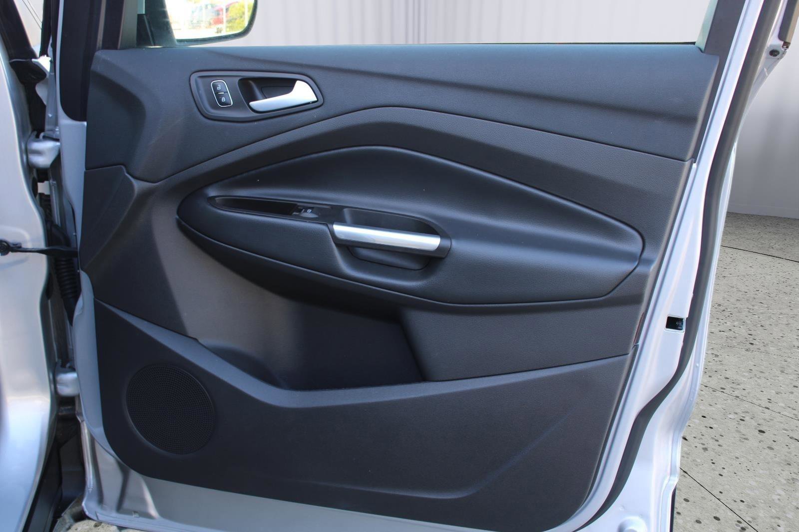 Used 2017 Ford Escape Titanium image 36