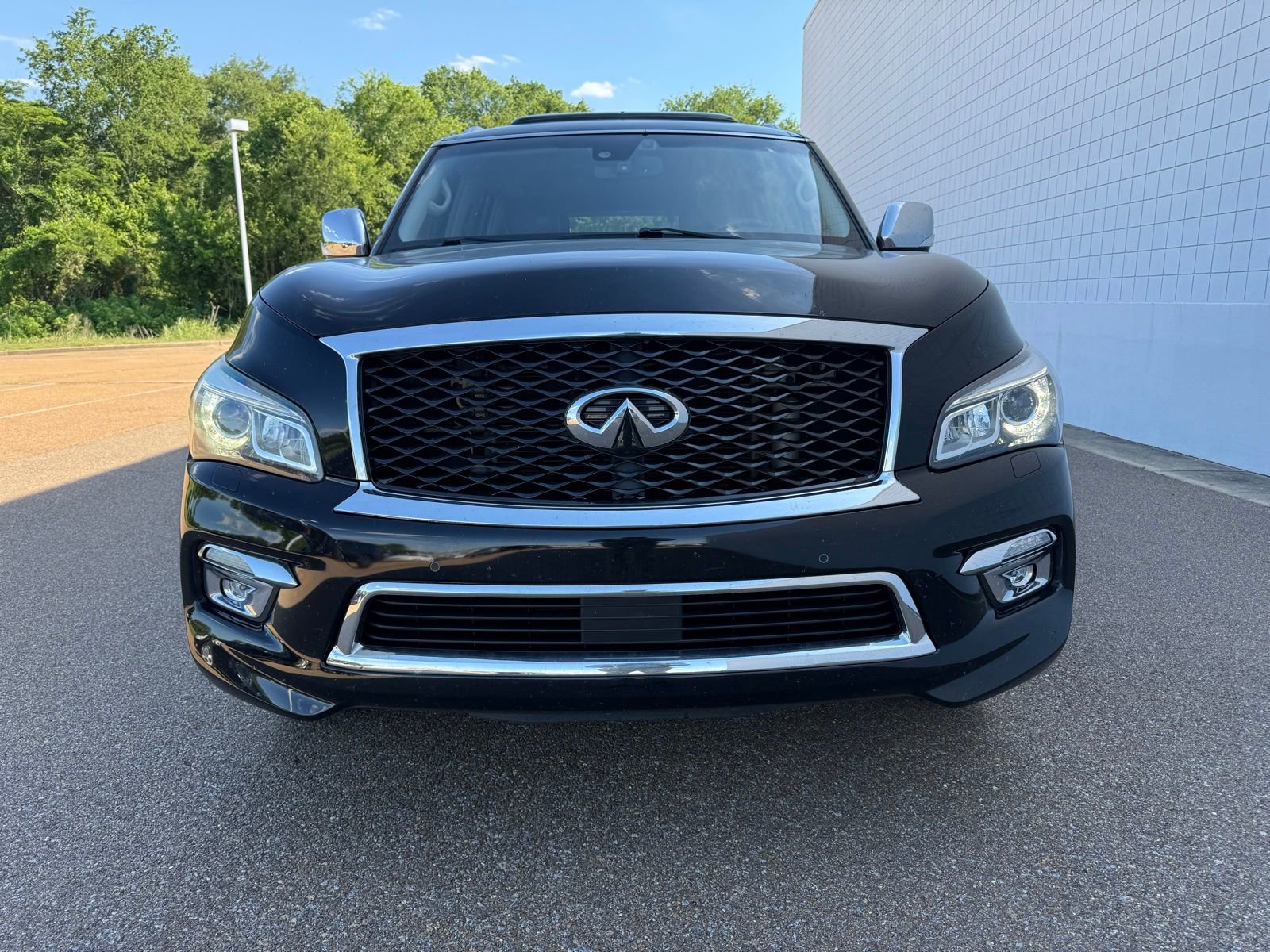 Used 2016 INFINITI QX80 2WD w/ Deluxe Technology Package image 4